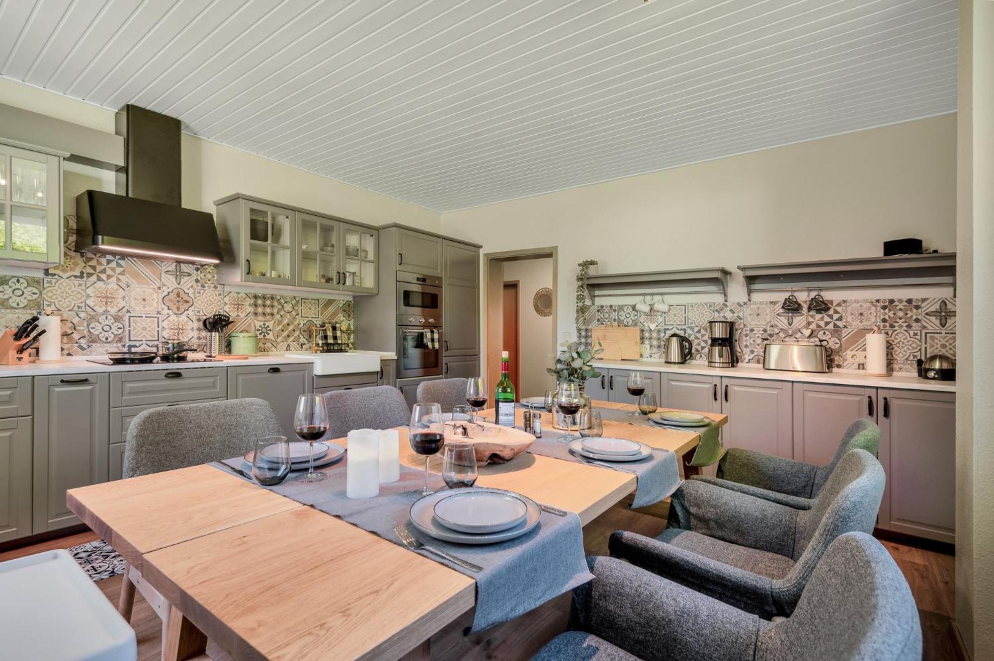 Gruppen & Familien-Ferienhaus Haensel トルフハウス エクステリア 写真